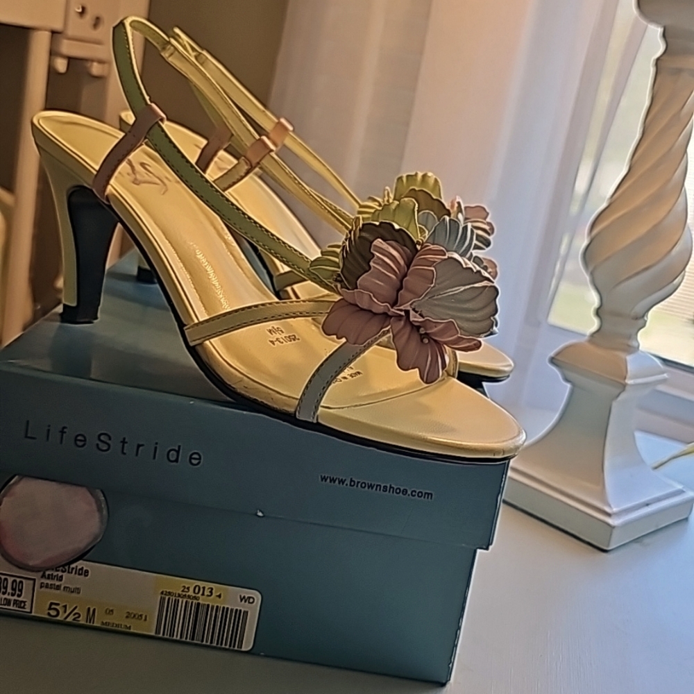 Life Stride pastel multi heel sling backs sz 5.5